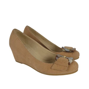 STUART WEITZMAN Bucalina Wedge Pumps Size 6.5M Beige Embossed Leather Slip On - Picture 1 of 11