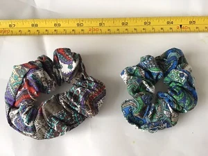 OLD RETRO 80s VINTAGE COTTON PAISLEY BLUE GREEN HAIR SCRUNCHIE BAND Bobble 2 New - Foto 1 di 6