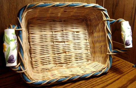 Vtg Farmhouse Wicker Basket w/White & Floral Ceramic Handles 13 x 10 x 4"    750 Cover
