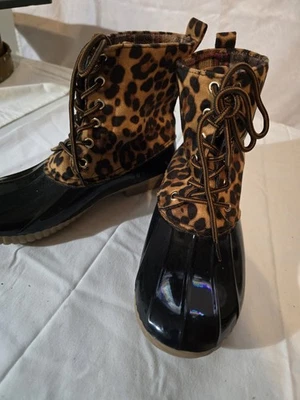 Nuevas botas de lluvia/nieve para mujer YOKI talla 7,5 negras con estampado animal forradas de vellón Foto 1 de 4