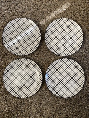 "Juego de cuatro placas blancas con cuadrados geométricos Dover and York de 7 1/2"""  Foto 1 de 4