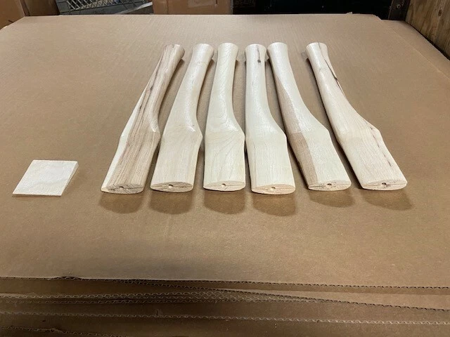 Mango de repuesto de nogal americano de hacha recta de una sola broca para mineros de 20" (6 asas) Foto 1 de 1