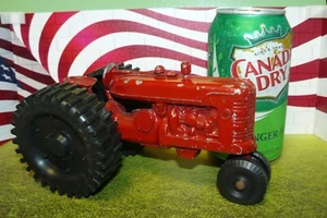 (DS)  M F tractor - Picture 1 of 4