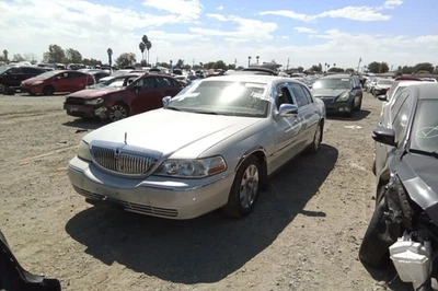 2005 Lincoln Town Car Automatic Transmission OEM 137K Miles - LKQ434575940 - Image 1 of 4