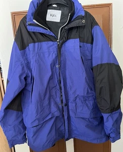Outdoor Jacke mit einzeln tragbarer Innenjacke und Versenkbarer Kapuze Größe XL - Bild 1 von 5