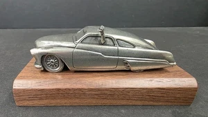 ED "BIG DADDY" ROTH " RAT FINK STYLE 51 1951 MERC MERCURY PEWTER ON WALNUT BASE - Bild 1 von 8