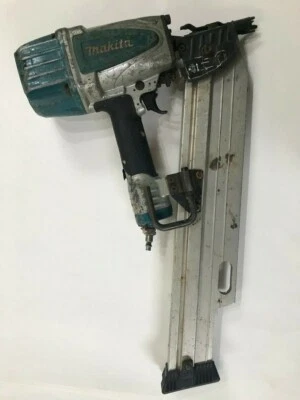 MAKITA 3-1/2" FRAMING NAILER AN923 (AS IS)  - Image 1 of 4