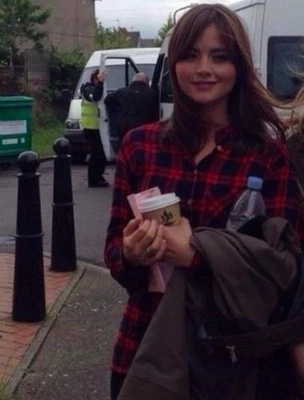H&M Plaid Shirt as seen on Clara Oswald in Doctor Who season 8 episode 9 size 34 - Imagen 1 de 4