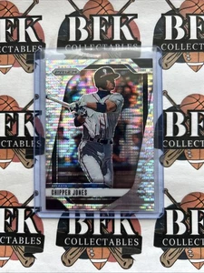 2025 Panini Prizm - Chipper Jones #220 Pulsar Prizm /499  - Bild 1 von 2