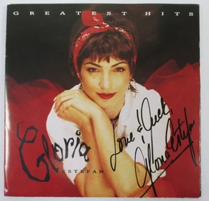 SIGNED by GLORIA ESTEFAN! "Greatest Hits" CD EK 53046 Epic / Sony 1992 USA - Picture 1 of 3