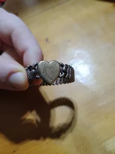 Bracciale Vintage D.F.B Co. Carmen Seconda Guerra Mondiale Medaglione Sweetheart Espansione Cuore Fiore - Foto 1 di 5