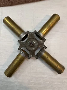 Centrifugadora vintage con bisagras de metal de latón y hierro, pieza Steampunk - Imagen 1 de 4