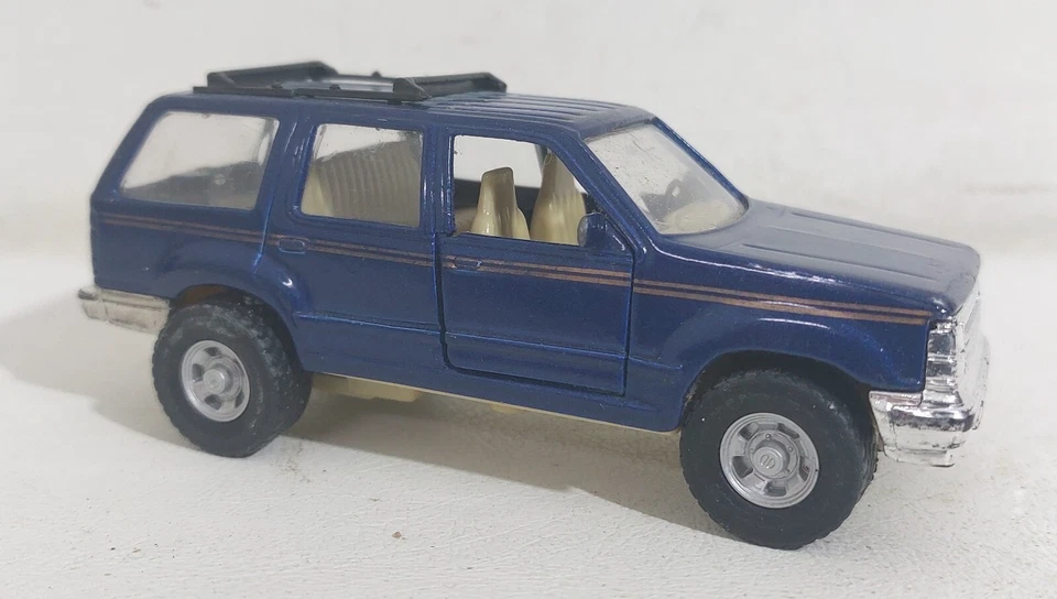 79529 MAISTO 1/42 a frizione - Ford Explorer - Immagine 1 di 4