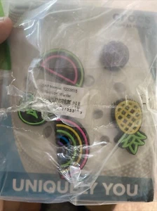 Crocs 5-Pack Peace & Love Shoe Charms | Jibbitz for Crocs - Picture 1 of 6