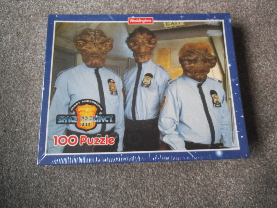 Vintage WADDINGTONS ~ SPACE PRECINCT 100 JIGSAW PUZZLE NEW - Image 1 of 1