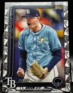 Pete Fairbanks 2025 Topps Series 1 #198 Palm Tree Foil - Picture 1 of 2