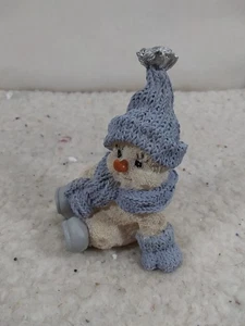 Snow Buddies FLURRY SITTING Snowman 4" Figurine 1998 Encore Group - Picture 1 of 5