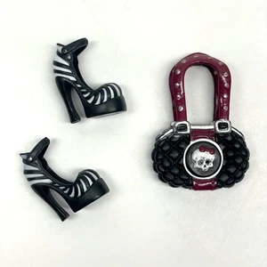 Monster High FRANKIE STEIN FIRST WAVE Doll ORIGINAL PURSE and SHOES 2008 - Picture 1 of 2