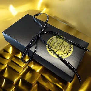 LUXUS MILCH- UND DUNKLE SCHOKOLADE MIT 24K ESSBAREM BLATTGOLD - PREMIUM GESCHENKBOX - Bild 1 von 5