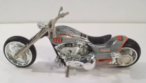 Hot Wheels Thunder Rides Sterling Martin #40 Die-Cast Motorcycle, 1:18 Scale - Picture 1 of 4