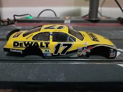 SCX Analógico Matt Kenseth Nascar Dewalt Escala #17. Carrocería y chasis Ford Fusion Foto 1 de 4