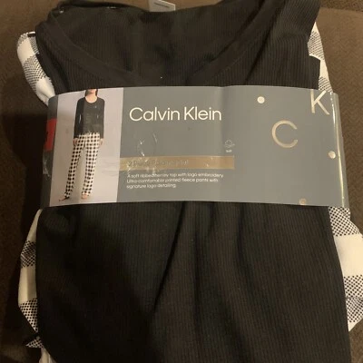 Conjunto de pijama polar Calvin Klein para dama ajuste cómodo manga larga talla mediana Foto 1 de 3