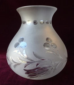 Vintage Pairpoint Frosted Cut Chandelier or Boudoir Lamp Shade, Tulips, 3" base - Picture 1 of 5