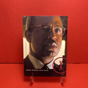 2002 The X-Files Season 8 Deputy Director Alvin Kersh #70 VG