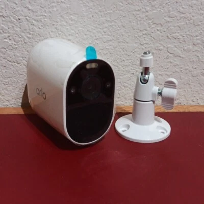 Arlo Essential VMC2030 Wireless Spotlight In/Outdoor Camera W/Mount NEW NO BOX - Image 1 of 4