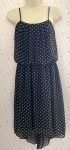 Vestido EnFocus Studio negro a lunares alto-bajo 4 con cintura elástica debajo de la rodilla - Imagen 1 de 17