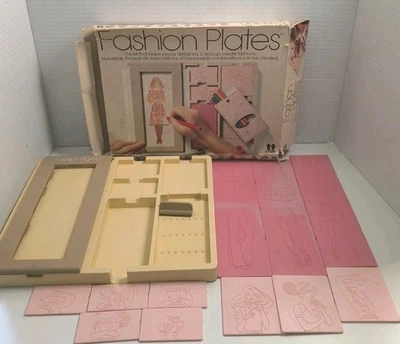 Vintage 1978 14 TOMY FASHION PLATES and holder  Clothes Designer Toy In Box ! - Image 1 of 4
