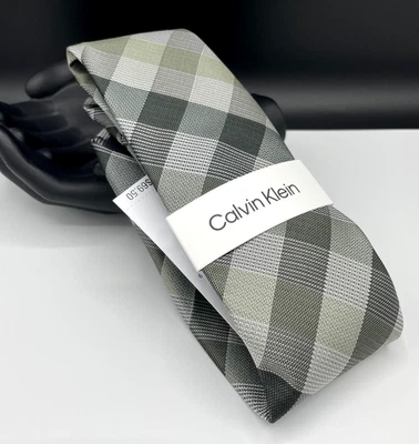 Gravata masculina de mistura de seda Calvin Klein ~ Verde oliva ~ Xadrez ~ NOVO PREÇO SUGERIDO PELO FABRICANTE: US$ 69,50 - Imagem 1 de 3