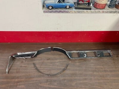 1965 1966 CHRYSLER NEWPORT NEW YORKER DASH TRIM RADIO BEZEL LOT 722 - Image 1 of 4