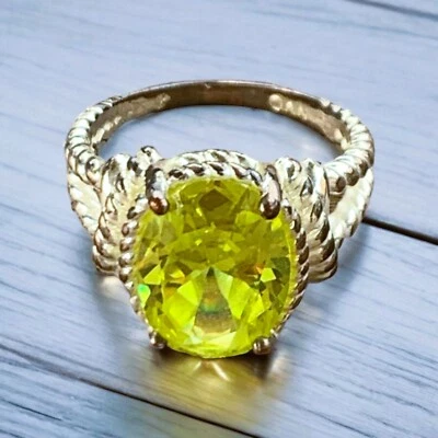 Кольцо Avon NVC перидот кубический цирконий фианит граненый овальный камень серебристого тона - Изображение 1 из 4