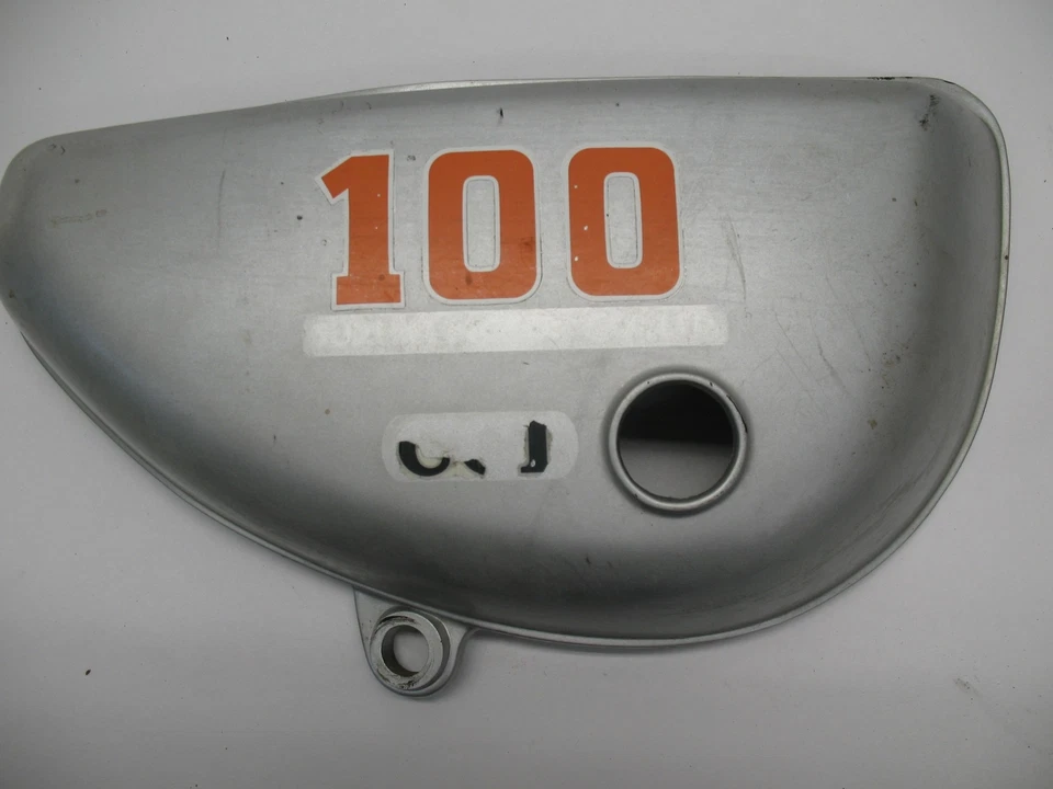 Suzuki Honcho TS100 1974 lado derecho cubierta del tanque de aceite Foto 1 de 4