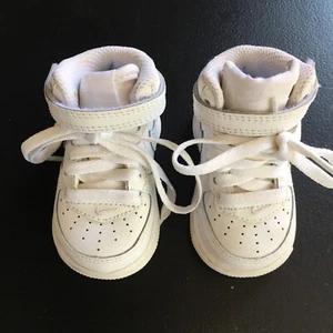 Nike Kleinkind Baby Schuhe 2C 2 Turnschuhe Air Force Weiß High Top Unisex 314197-113 - Bild 1 von 8