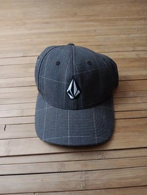Youth Vtg Volcom Stone Skateboads Brown Flannel Flex Fit Hat Fit 6 7/8 - 7 Adult - Image 1 of 4