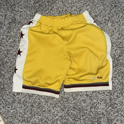 Pantalones Cortos Y2K FUBU Platino Harlem Globetrotters Malla Amarilla Baloncesto 6 7 8 9 Foto 1 de 4