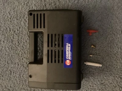 Inflador Campbell Hausfeld 12 Voltios, Incluye accesorios mostrados. Ligeramente usado Foto 1 de 4