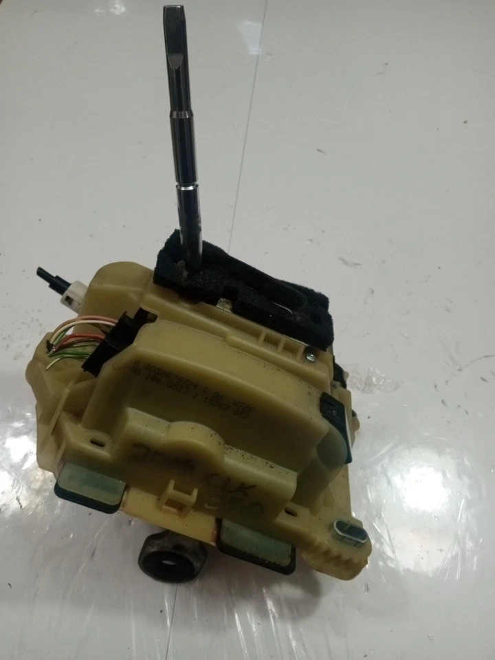 03-09 Palanca de cambios de piso Mercedes W203 W209 C230 C320 C240 C280 2032678724 OEM Foto 1 de 4