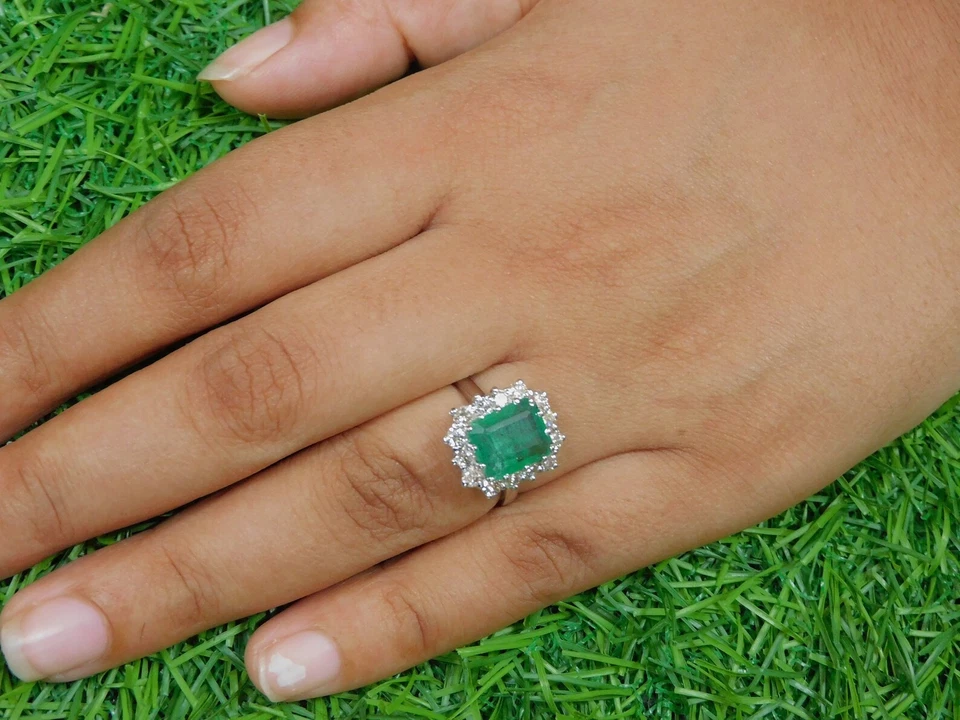 4.55 Ct Emerald Cut Natural Emerald & Diamond Wedding 14K Ring White Gold Sz 6.5 - Image 1 of 4