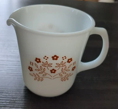 Vintage 1983 PYREX creamer Summer Impressions milk glass - Image 1 of 4