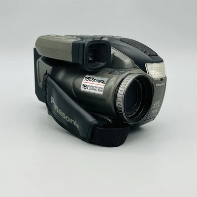 Vintage Panasonic Palmcorder PV-L600D Camcorder VHS-C Untested No Cords As is - Image 1 of 4