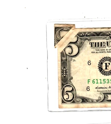 $5 (FOLDOVER ERROR) "1981" $1 (MAJOR FOLDOVER ERROR) 1981  $5 (ATLANTA) RARE!!!! - Image 1 of 3