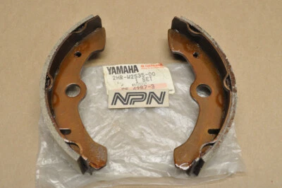 Juego de zapatas de freno de rueda delantera Big Bear 2HR-W2535-00 NUEVO DE STOCK Yamaha 1987-88 YFM350 Foto 1 de 2