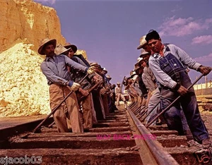 Workers Adjusting Railroad Tracks, Texas Gulf Sulphur Company Reprint Photo 1939 - Bild 1 von 1