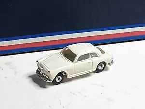 MINI CARS ANCIEN 1/86 ALFA ROMEO GIULIETA SPRINT PLOMBEE BON ETAT SANS BOITE pa - Imagen 1 de 5