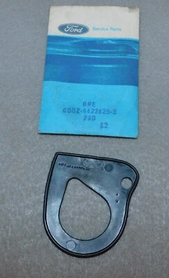 Ford Bronco 60-65 Falcon Ranchero 1966-1977 NOS LH almohadilla de manija de puerta exterior grande Foto 1 de 2