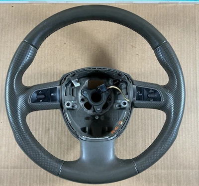 Volante de couro Audi A5 2008-2012 com botões de interruptor 8P0124A fabricante de equipamento original - Imagem 1 de 4