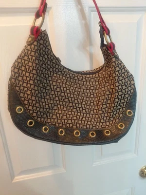 Б/у Tommy HILFIGER монограмма сумочка Дамская сумка  - Изображение 1 из 4